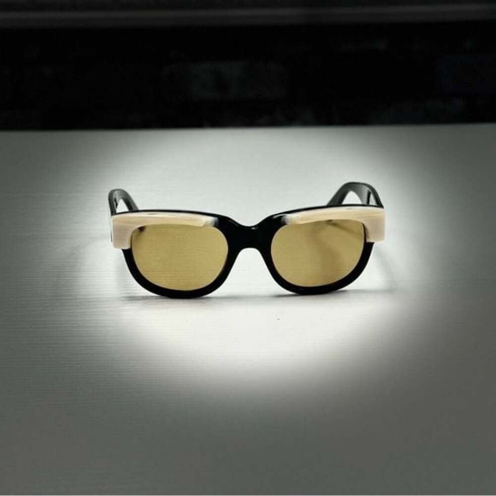 Gucci Stylish Black and Cream Sunglasses